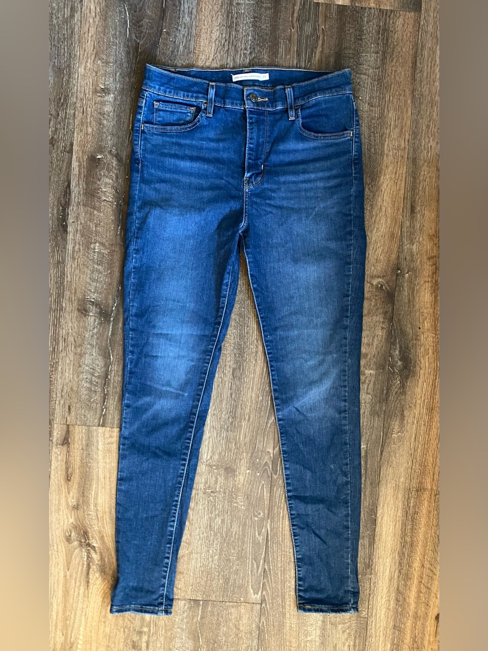Levi’s 720 Highrise Skinny Jean